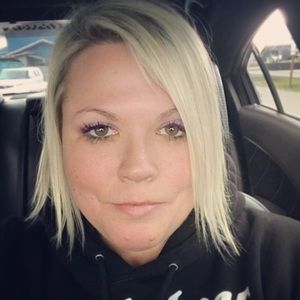 Meet your Posher, Desiree